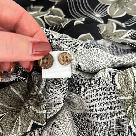 Tommy Bahama Silk Floral Print Short Sleeve Button Down Shirt Size M - Picture 7 of 9